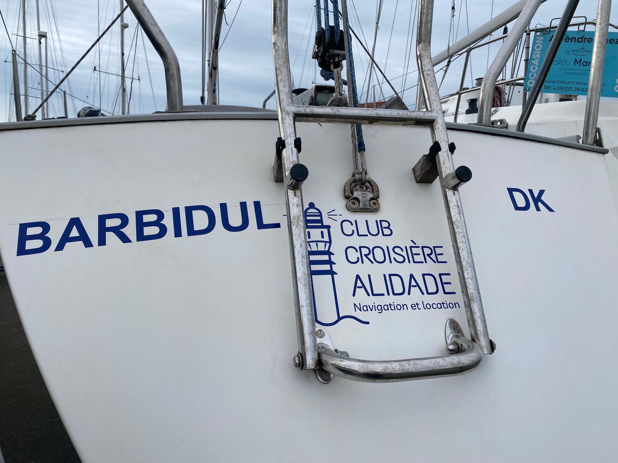 Nous vous présentons Barbidul, voilier proposé à la location, pour 1 à 3 jours.